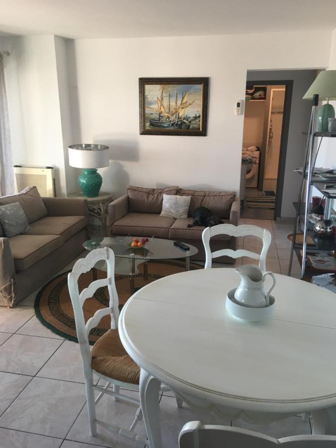 Charmant 2 Pieces Apartment Sete Luaran gambar