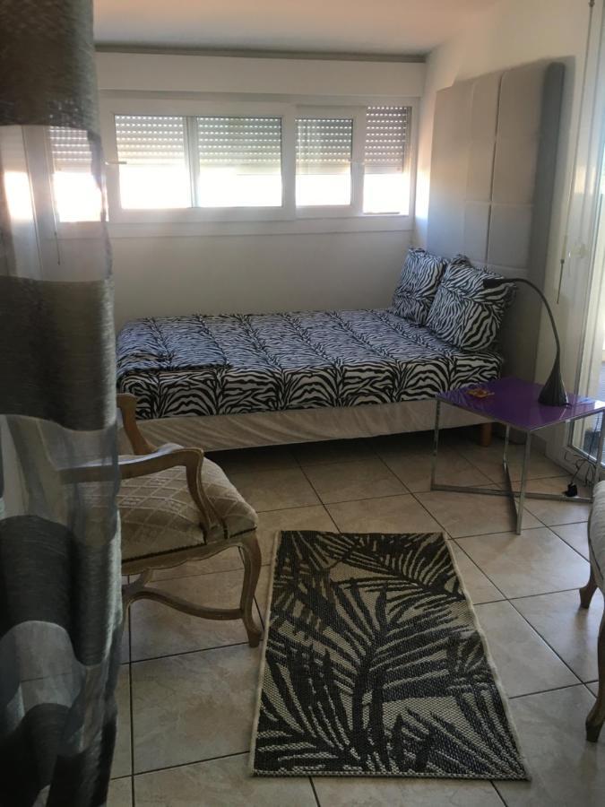 Charmant 2 Pieces Apartment Sete Luaran gambar